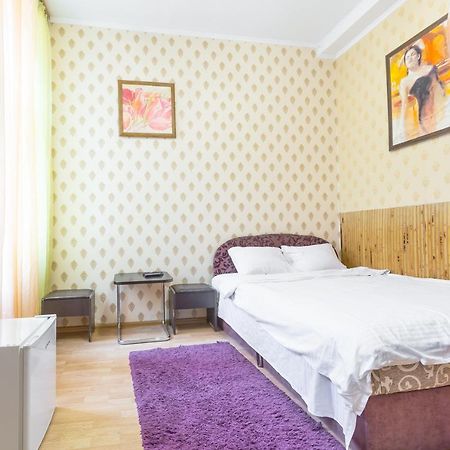 Квартира В Центрі На Вулиці Шевченка 12 Дуже Комфортна Недалеко Біля Вокзалу Lviv Kültér fotó